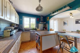 Pavillon avec 5 chambres, jardin et garage