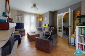 Pavillon avec 5 chambres, jardin et garage