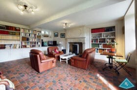 Petit château bien rénové