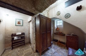 Petit château bien rénové