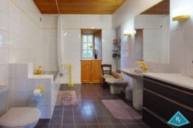 Petit château bien rénové