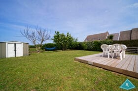 Pavillon avec 5 chambres, jardin et garage