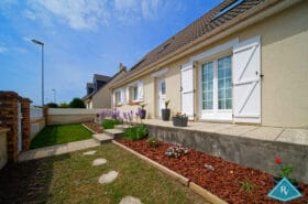 Pavillon avec 5 chambres, jardin et garage