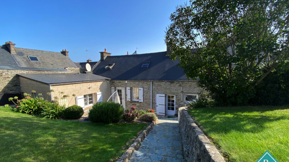 Ancien pressoir en pierre avec appartement indépendant