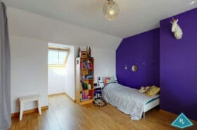 Pavillon avec 5 chambres, jardin et garage