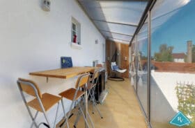 Maison de ville entièrement rénovée avec 3 garages