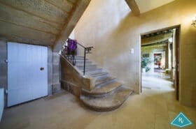 Petit château bien rénové