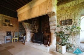 Petit château bien rénové