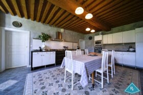 Petit château bien rénové