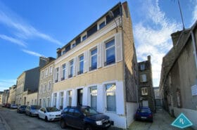 Maison de ville avec jardin et garage