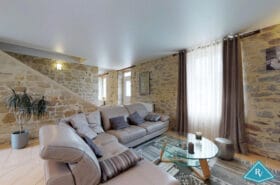 Maison en pierres de 235 m² avec beau terrain
