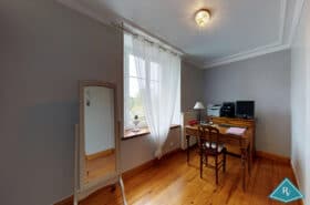 Maison en pierres de 235 m² avec beau terrain
