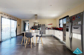 Maison contemporaine à toit plat