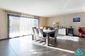 Maison contemporaine à toit plat