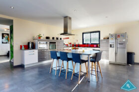 Maison contemporaine à toit plat