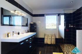 Maison contemporaine à toit plat