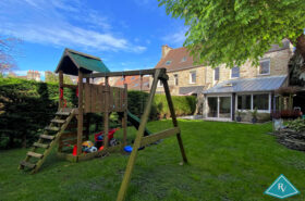 Maison de ville avec joli jardin