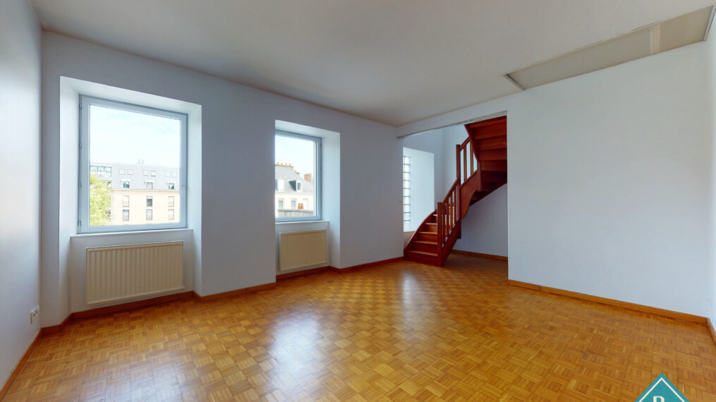 Grand appartement T3 en duplex