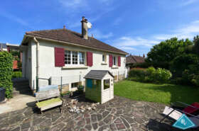 Maison avec jardin et garage