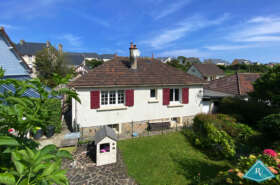 Maison avec jardin et garage