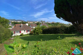 Maison avec jardin et garage