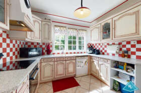 Maison avec jardin et garage