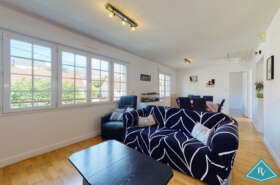 Maison avec jardin et garage