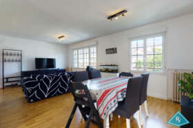 Maison avec jardin et garage