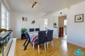 Maison avec jardin et garage