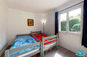 Maison avec jardin et garage