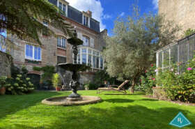 Bel hôtel particulier en centre ville