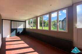 Maison en pierres avec garage