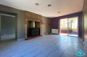 Maison en pierres avec garage