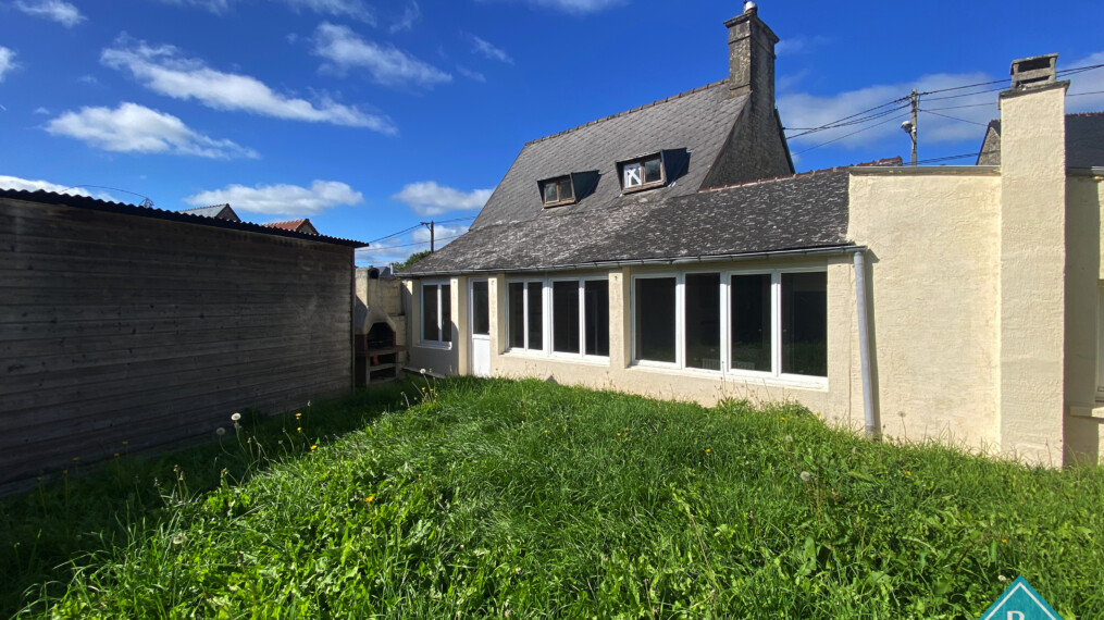 Maison en pierres avec garage