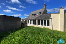 Maison en pierres avec garage