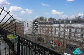 Appartement avec balcon rénové