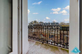 Appartement avec balcon rénové