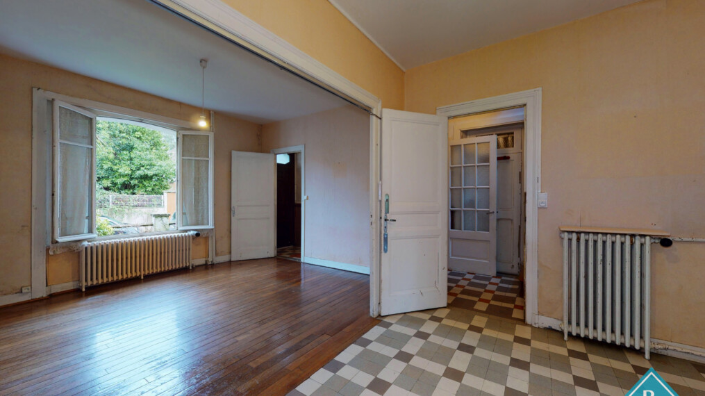 Maison avec jardin à rénover