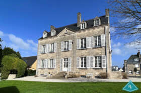 Hôtel particulier avec parc et piscine