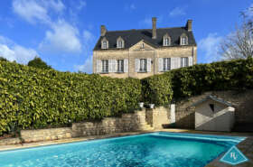 Hôtel particulier avec parc et piscine