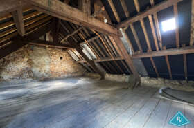 Maison en pierre avec tour du XVème