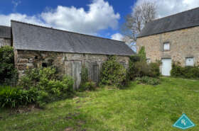 Maison en pierre avec tour du XVème