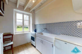 Maison en pierre avec tour du XVème