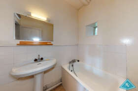 Maison en pierre avec tour du XVème