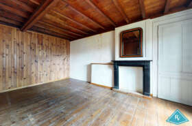 Maison en pierre avec tour du XVème