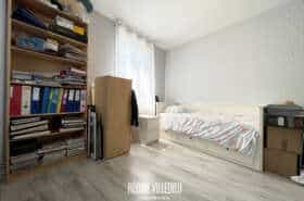 Maison de ville avec jardin et deux garages