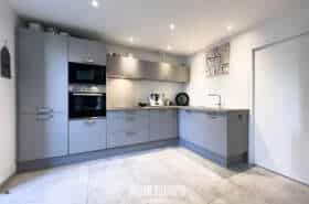 Belle maison en pierres bleues