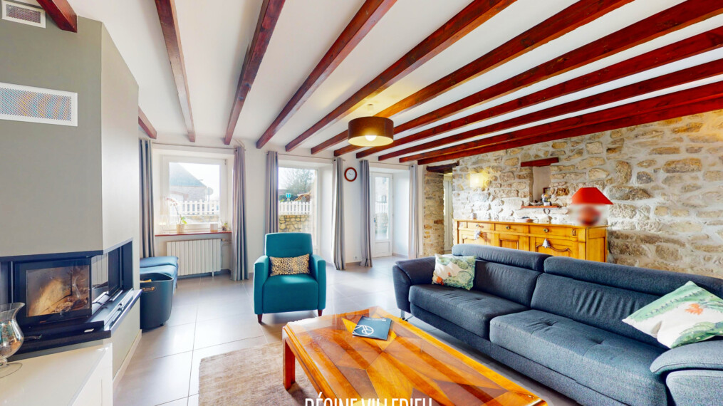 Belle maison en pierre dans la Hague