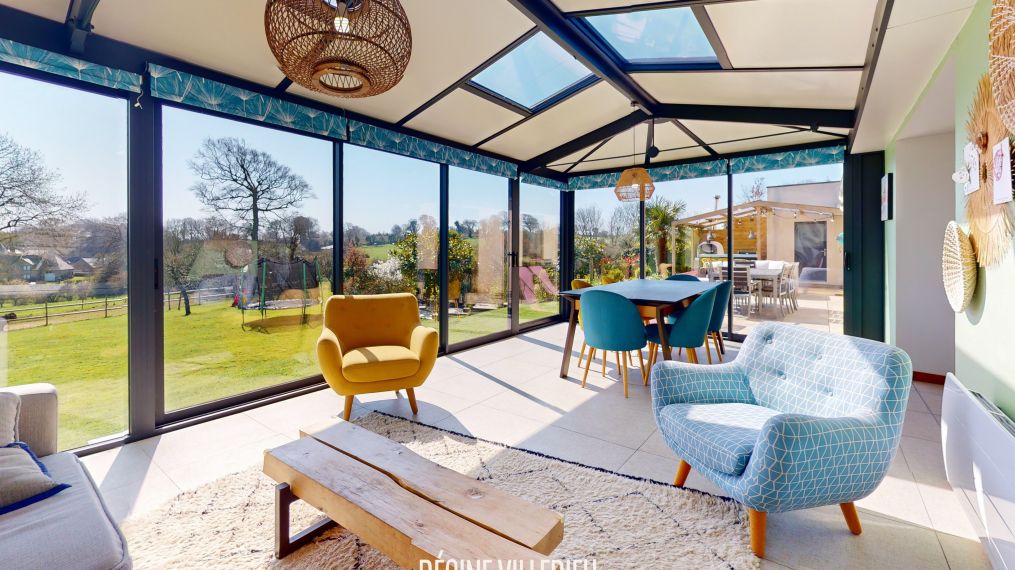 Maison avec terrain et triple-garage