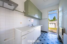 Maison avec grande dépendance et jardin